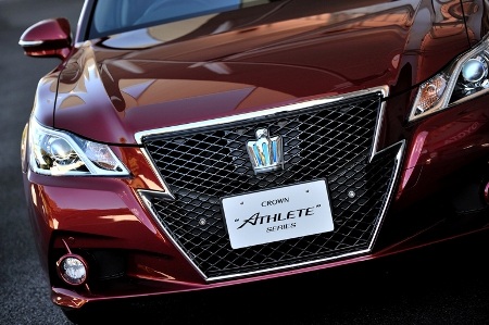 Toyota Crown hồng nổi bật - 7 Nhật Minh