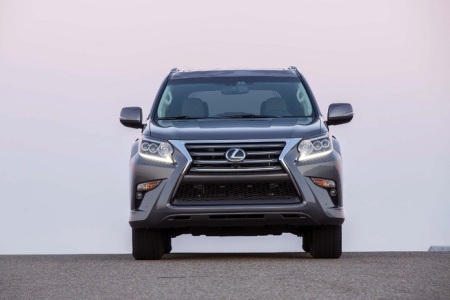 Xe Lexus GX 460 thay đổi nhẹ, giảm giá mạnh - 2 Trung Đức