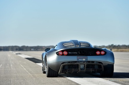 Video xe Venom GT lập
kỷ lục tốc độ: