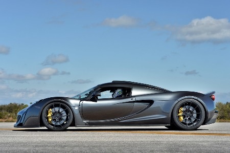 Video xe Venom GT lập
kỷ lục tốc độ: