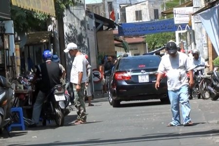 Cò đổi GPLX hoành hành trước điểm
252 Lý Chính Thắng, quận 3, TP HCM