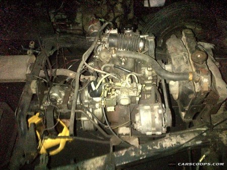 Video chiếc Scuderia
Ferrari F1 của anh Abdul Latif lăn bánh trên đường phố Bali: