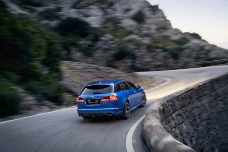 Jaguar ra xe XFR-S Sportbrake - 12 Download trọn bộ hình nền độ phân giải cao mẫu xe XFR-S Sportbrake
hoàn toàn mới của Jaguar