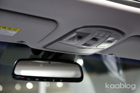 Mành che nắng cho cửa sổ sau