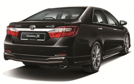 Toyota giới thiệu xe Camry phiên bản 2.0G X