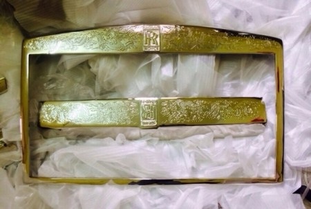 Sản phẩm ngập sâu trong bể dung dịch sẽ giúp bề mặt
lớp mạ đều và đạt chuẩn.