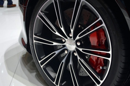 Aston Martin giới thiệu phiên bản đặc biệt của xe DB9 - 9 Hội An