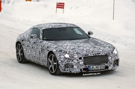 Xe Mercedes AMG GT trên đường chạy thử