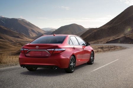 Xe Camry phiên bản mới 2015 sẽ có mặt trên thị trường vào
mùa thu năm nay.