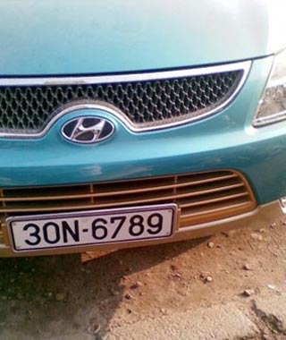 Chiếc xe Hyundai
Veracruz màu xanh dương