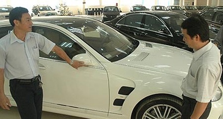 Các DN ôtô chủ yếu nhập
khẩu linh kiện về lắp ráp