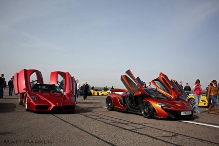 McLaren P1 song hành Ferrari Enzo