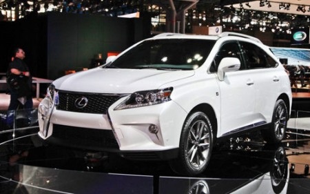 Lexus RX350 AWD, loại 5 chỗ, có giá
tính lệ phí trước bạ là 2,032 tỷ đồng. (Ảnh: Internet)