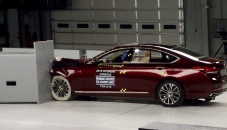 Hyundai Genesis 2015 vào danh sách những xe an toàn nhất