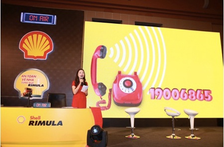 Hàng ngàn tài xế tham dự ngày hội trải nghiệm nhớt Shell Rimula R4 X miễn phí - 3 MC Anh Đào – Người dẫn chương trình duyên dáng quen thuộc với các bác tài