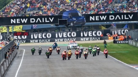 Marquez giữ vững mạch chiến thắng