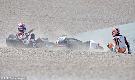 Khi các tay đua phân thắng bại bằng nắm đấɭ