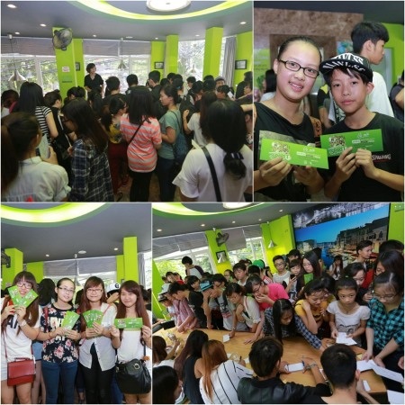 Những khuôn mặt rạng rỡ khi được sở hữu tấm
vé tham gia đêm nhạc hội