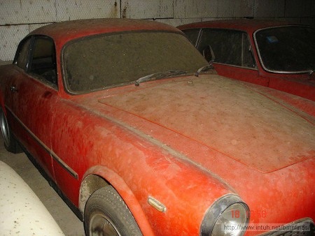 Video về kho xe
cổ này: