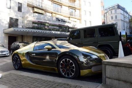 Bugatti Veyron
mạ vàng
