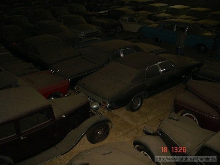 Video về kho xe
cổ này: