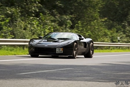 Video ghi lại cảnh
xe Ford GŔ độ 1113 mã lực tăng tốc từ 0 lên 300 km/h: