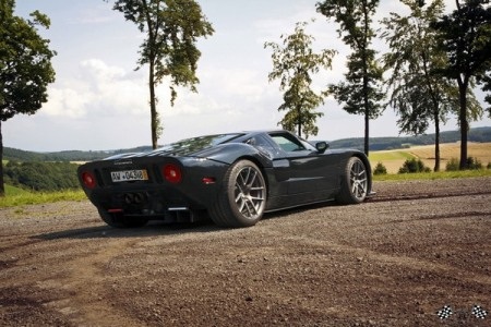 Video ghi lại cảnh
xe Ford GT độ 1113 mã lực tăng tốc từ 0 lên 300 km/h: