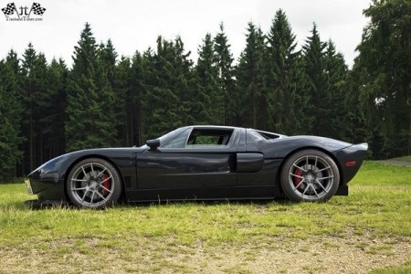 Video ghi lại cảnh
xe Ford GT độ 1113 mã lực tăng tốc từ 0 lên 300 kŭ/h: