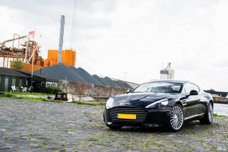 Download trọn bộ
hình nền độ phân giải cao chiếc Aston Martin Rapide S màu xanh lạ mắŴ