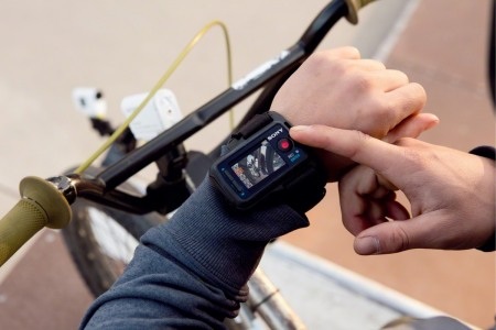 Dân chơi mô-tô Việt thể hiện phong cách với máy quay phim thể thao