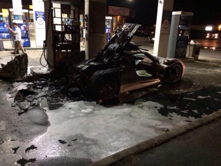 Siêu xe hybrid Porsche 918 Spyder bị lửa thiêu rụi