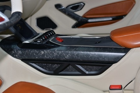 Lamborghini giới thiệu siêu xe dùng động cơ hybrid