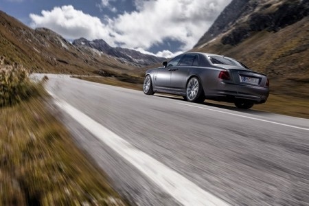 Chiêm ngưỡng hai chiếc Rolls-Royce Ghost độ đẹp mắt