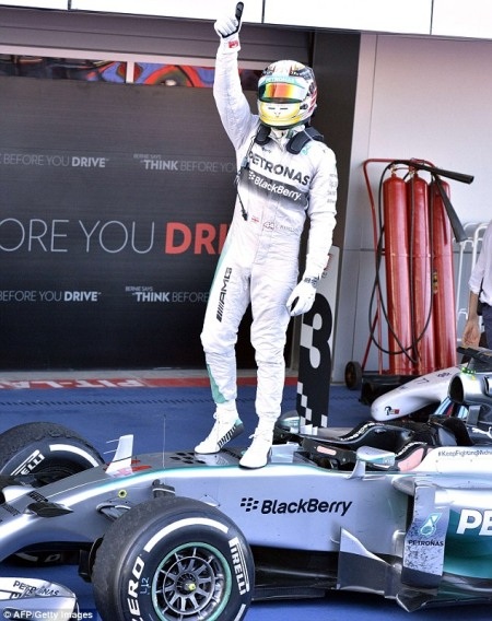 Đội đua Mercedes vô địch thế giới F1 2014