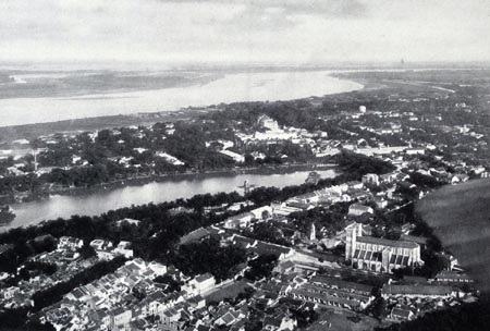 Khu phố nhà thờ năm 1929 và năm 1951