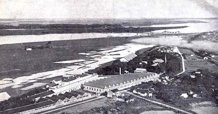 Nhà máy thuốc lá và khu vực trường đại học, nhà hát