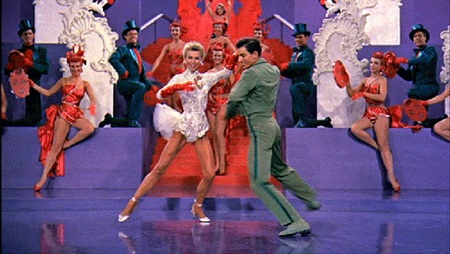 Những mẫu thời trang bước ra từ các bộ phim kinh điển