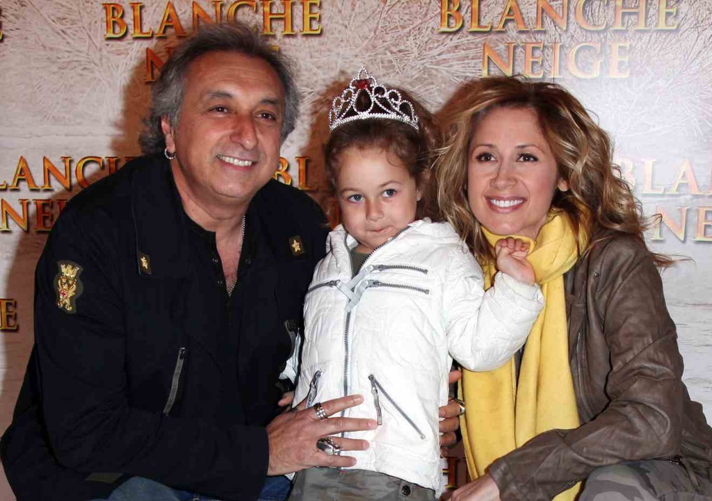 Những mối tình của Lara Fabian- người đã “hát như khóc” - 3 Lara chụp ảnh cùng chồng