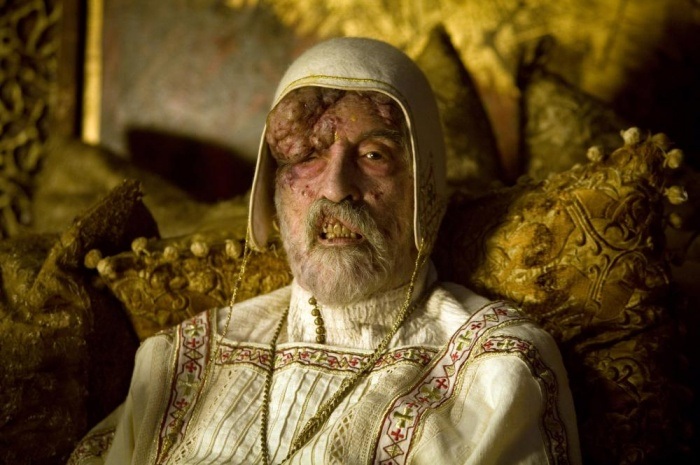 Cuộc đời và sự nghiệp của diễn viên “Bá tước Dracula” qua ảnh - 16 Christopher Lee được tặng giải thưởng BAFTA Fellowship vào năm 2011.