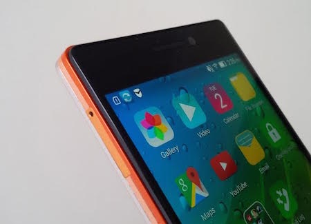 VIBE X2 sở hữu màn hình 5-inch Full HD và chạy trên HĐH
Android KitKat 4.4 mới nhất.