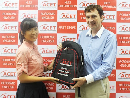 Bạn Nguyễn Liên Hương – học sinh trường THPT Chu Văn An – đạt
IELTS 8.0 tại Hội đồng thi IDP.