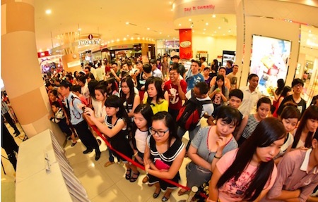 “Tạo hình” đặc biệt của hai người đẹp khiến khán giả ồ lên thích thú