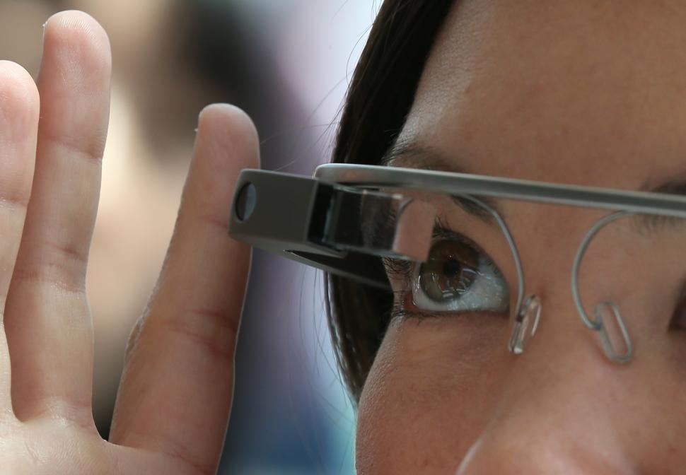 Google bất ngờ dừng bán kính thông minh Google Glass - 1 Google Glass đã được tách ra khỏi dự án đặc biệt Google X.