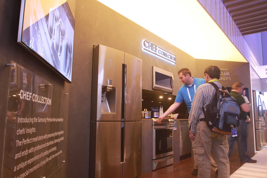 Một góc gian bếp hiện
đại trưng bày bộ sản phẩm điện gia dụng Chef Collection của Samsung