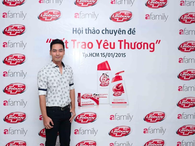“Để Tết này không iPad” - 3 MC Phan Anh: “Từ 6 tuổi
tôi đã tự gói được những chiếc bánh chưng nho nhỏ”