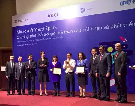Microsoft đầu tư 3 triệu USD để giúp giới trẻ Việt Nam hội nhập và phát triển.