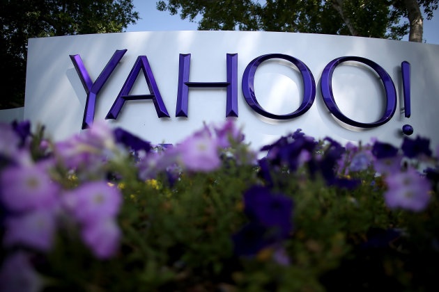 Yahoo, Microsoft lại bắt tay hợp tác để "hạ bệ" Google - 1 Yahoo và Microsoft điều chỉnh bản thoả thuận kéo dài 10 năm trong lĩnh vực tìm kiếm.