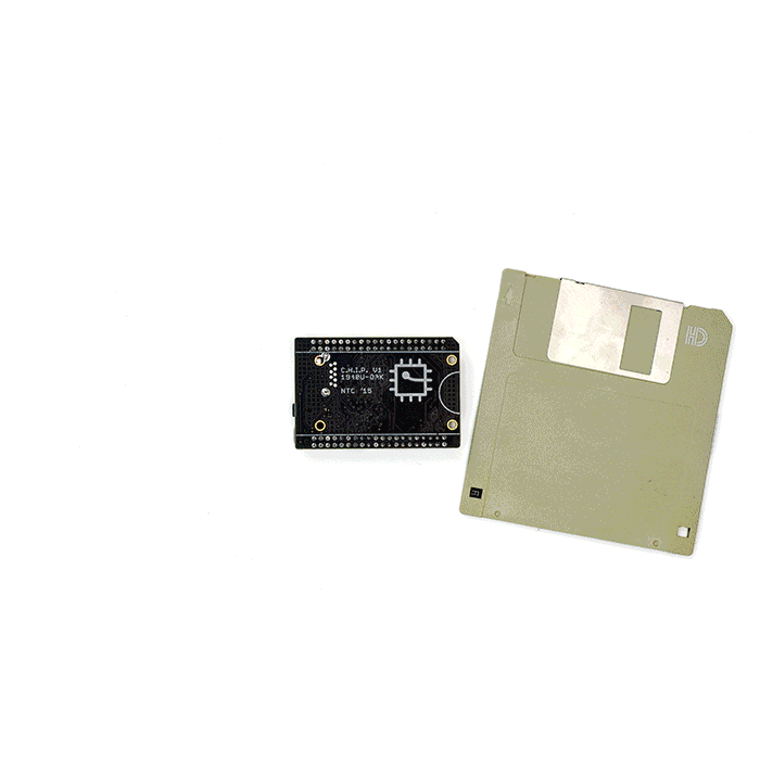 Chuẩn bị có máy tính rẻ nhất thế giới giá 9 USD - 2 Máy tính CHIP nhỏ hơn rất nhiều so với các vật dụng quen thuộc.