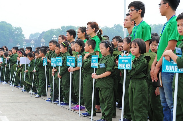 “Chiến sỹ nhí” và 10 ngày trong quân ngũ - 1 Các chiến sỹ nhí trong lễ xuất quân tham dự khoá học Em là chiến sỹ.