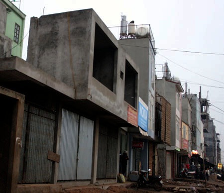 Hà Nội yêu cầu hoàn thành phương án “xử” nhà siêu mỏng, siêu méo - 1 Hà Nội yêu cầu hoàn thành phương án “xử” nhà siêu mỏng, siêu méo - 1